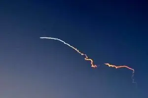 لحظه اصابت موشک‌ ایرانی به بئرالسبع + ویدئو