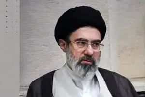 تصویری قدیمی از حضور آیت‌الله مجتبی خامنه‌ای در مدرسه فرزندشان+ عکس