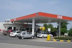 شبانه روزی شدن جایگاه های سی ان جی در این دو شهر 