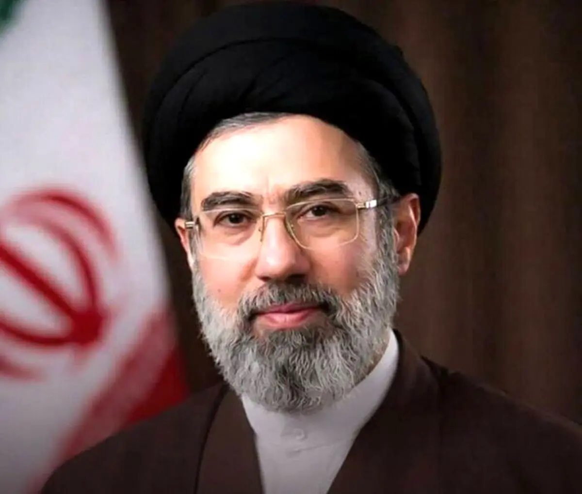 فیلمی از لحظه پخش خبر انتخاب سومین رهبر انقلاب اسلامی در شبکه خبر