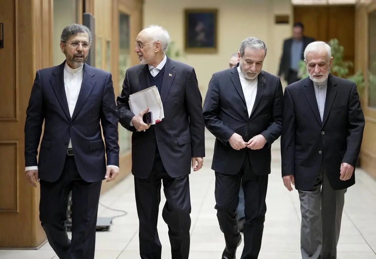 خرازی : در صدور انقلاب اشتباهات زیادی داشتیم