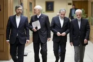 خرازی : در صدور انقلاب اشتباهات زیادی داشتیم