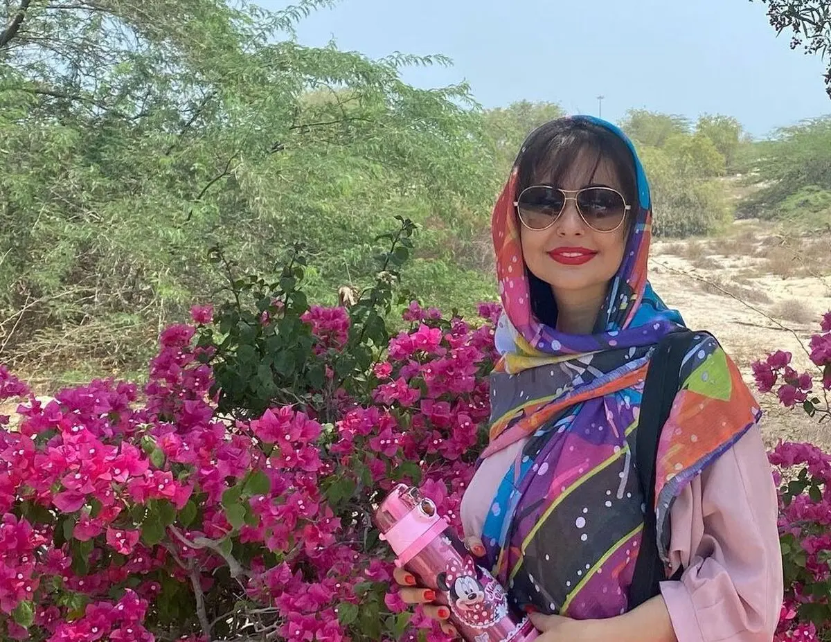 رونمایی نفیسه روشن از ماشین میلیاردیش + عکس