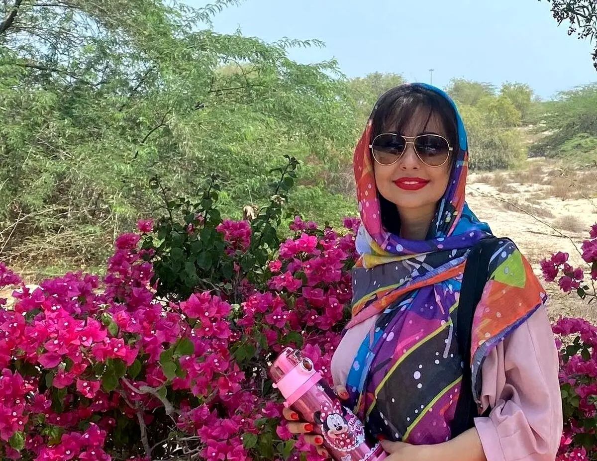 رونمایی نفیسه روشن از ماشین میلیاردیش + عکس