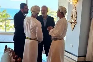 تصویری متفاوت از گفتگوی خصوصی علی لاریجانی با مقامات عمان