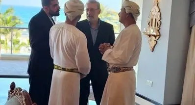 تصویری متفاوت از گفتگوی خصوصی علی لاریجانی با مقامات عمان