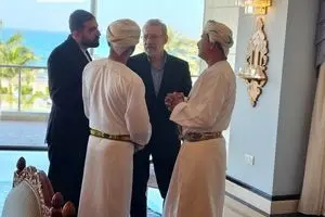 تصویری متفاوت از گفتگوی خصوصی علی لاریجانی با مقامات عمان