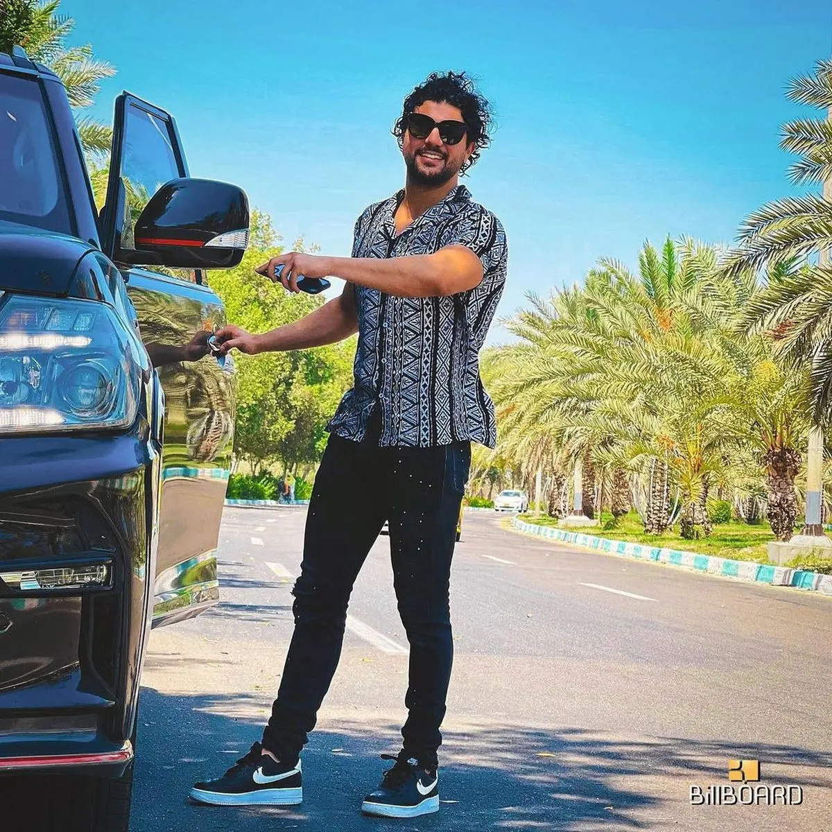 چهره ی عجیب سینا مهراد | نسبت سینا مهراد با  خانم بازیگر چیست