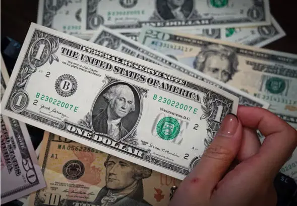 قیمت دلار آزاد اول صبح چهارشنبه ۵ آذر | دلار روی کانال مقاومتی