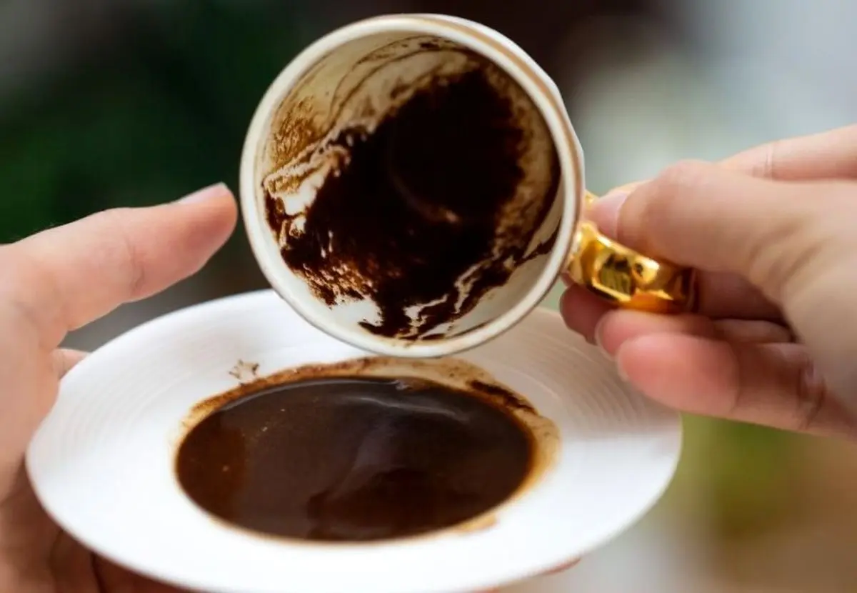 فال قهوه امروز چهارشنبه ۱۲ آذر ۱۴۰۴ | پیشگویی روز از روی نقش‌های فنجان