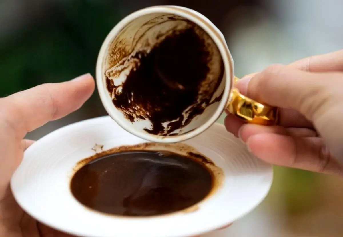 فال قهوه امروز چهارشنبه ۱۲ آذر ۱۴۰۴ | پیشگویی روز از روی نقش‌های فنجان