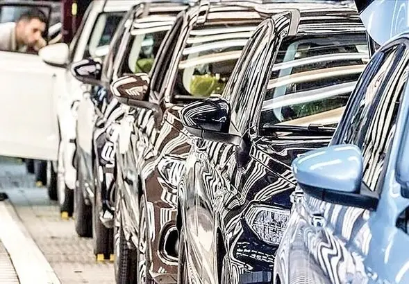 قیمت خودرو امروز ۸ دی ۱۴۰۴ | قیمت‌ها در بازار خودرو ترکید