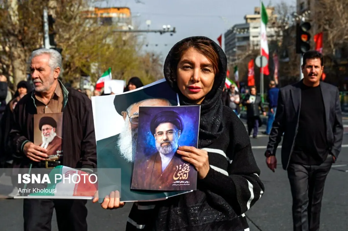 مراسم بیعت با سومین رهبر انقلاب در تهران + تصاویر