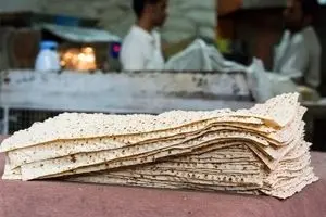 تکذیب یک خبر درباره گرانی نان | آرد یارانه‌ای نان حذف نمی شود