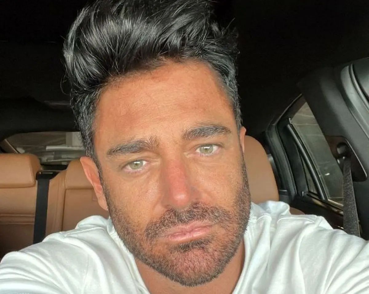 چهره غمگین گلزار همه رو شوکه کرد | ناراحتی گلزار از چیست؟ + عکس