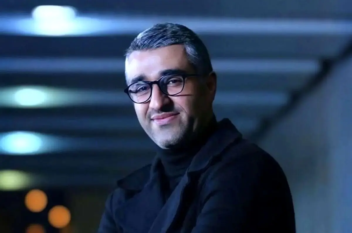 چهره خندان پژمان جمشیدی در کنار وکیل های کارکشته اش ! | این تصویر پژمان جمشیدی جنجالی شد + عکس
