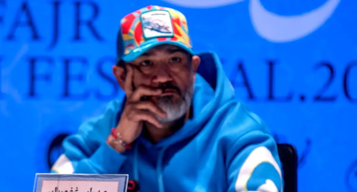 حادثه وحشتناک برای مهران غفوریان | مهران غفوریان از بالای دکور برنامه سقوط کرد +فیلم