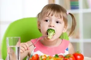 چه تغذیه ای مناسب کودکان دارای پیش فعالی است