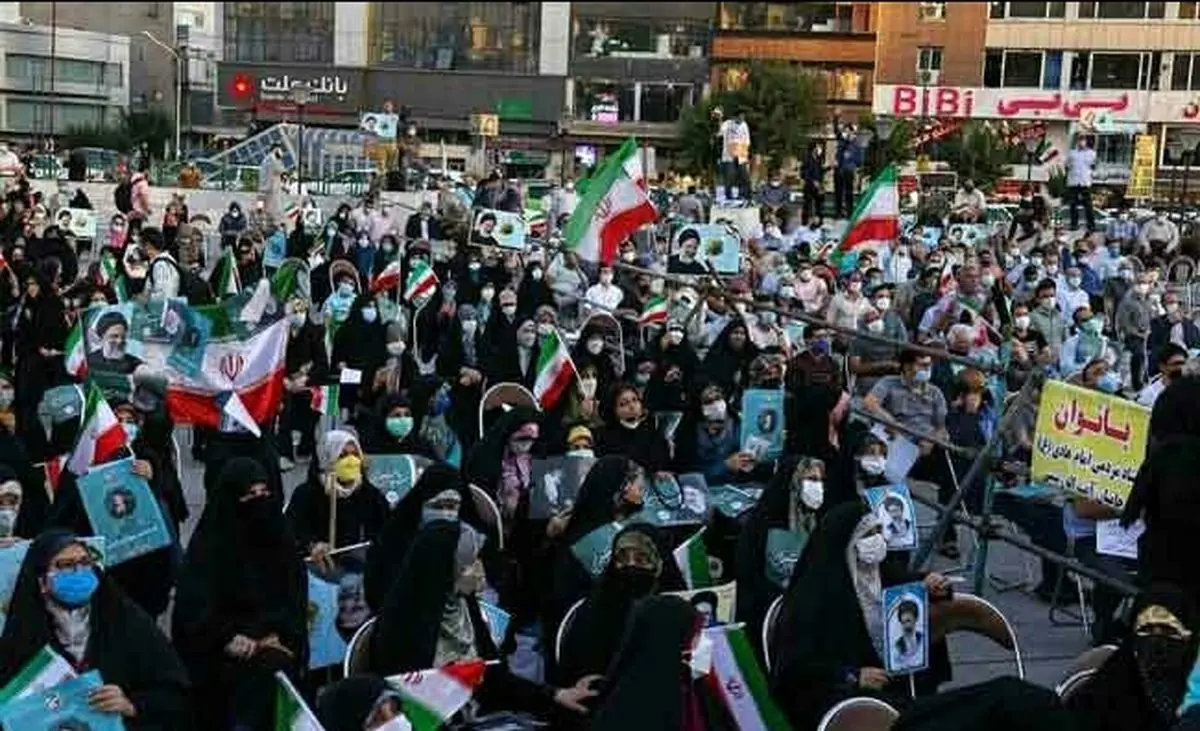 تجمع طرفداران یک کاندیدا در میدان هفت تیر تهران / عکس