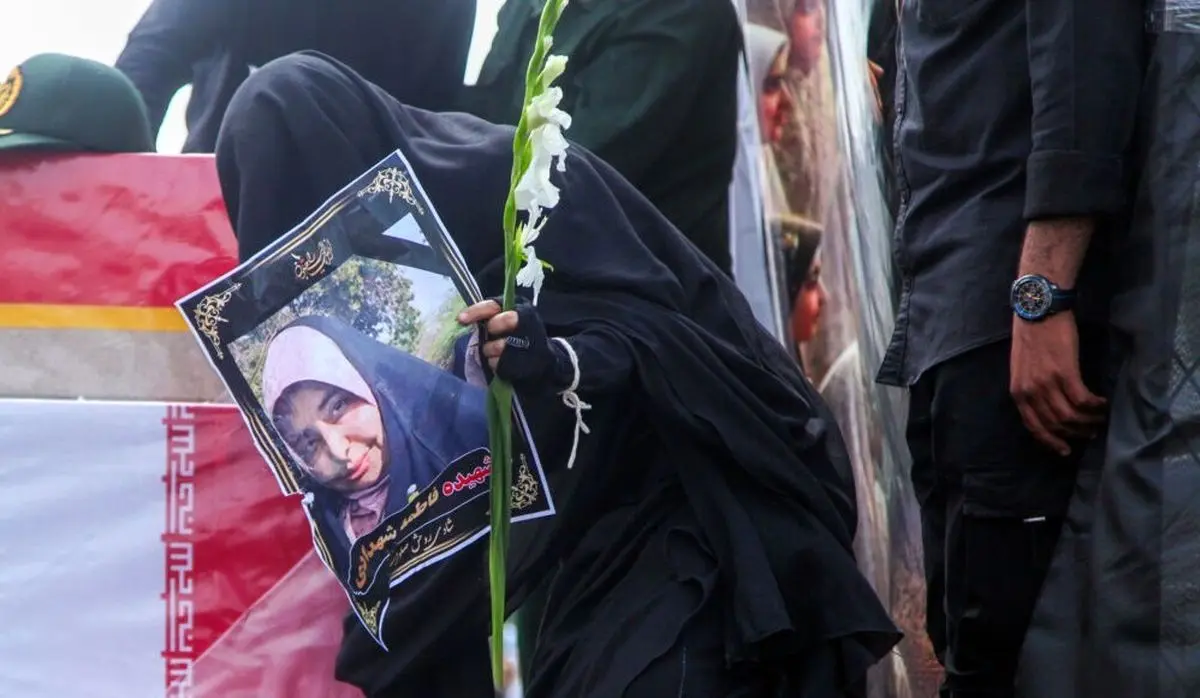 تصاویر ۶ ژیمناست در میان شهدای مدرسه میناب