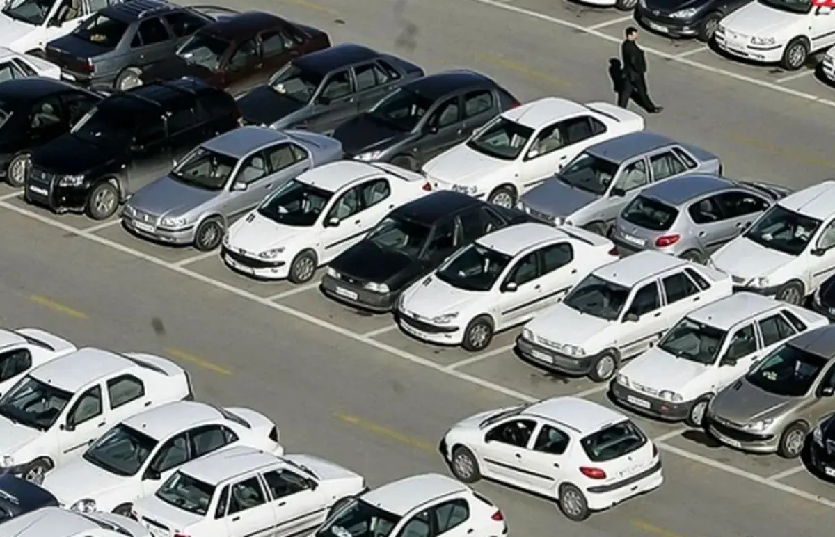 قیمت خودرو شنبه ۸ آذر همه را غافلگیر کرد | خودرو پرطرفدار داخلی ۱۰ میلیون تومان گران شد