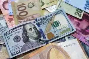 سقوط قیمت دلار و تتر در بازار آزاد 