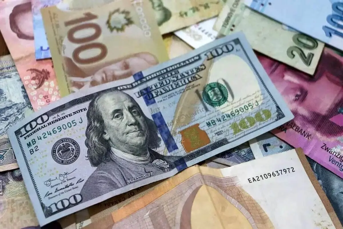 سقوط قیمت دلار و تتر در بازار آزاد 
