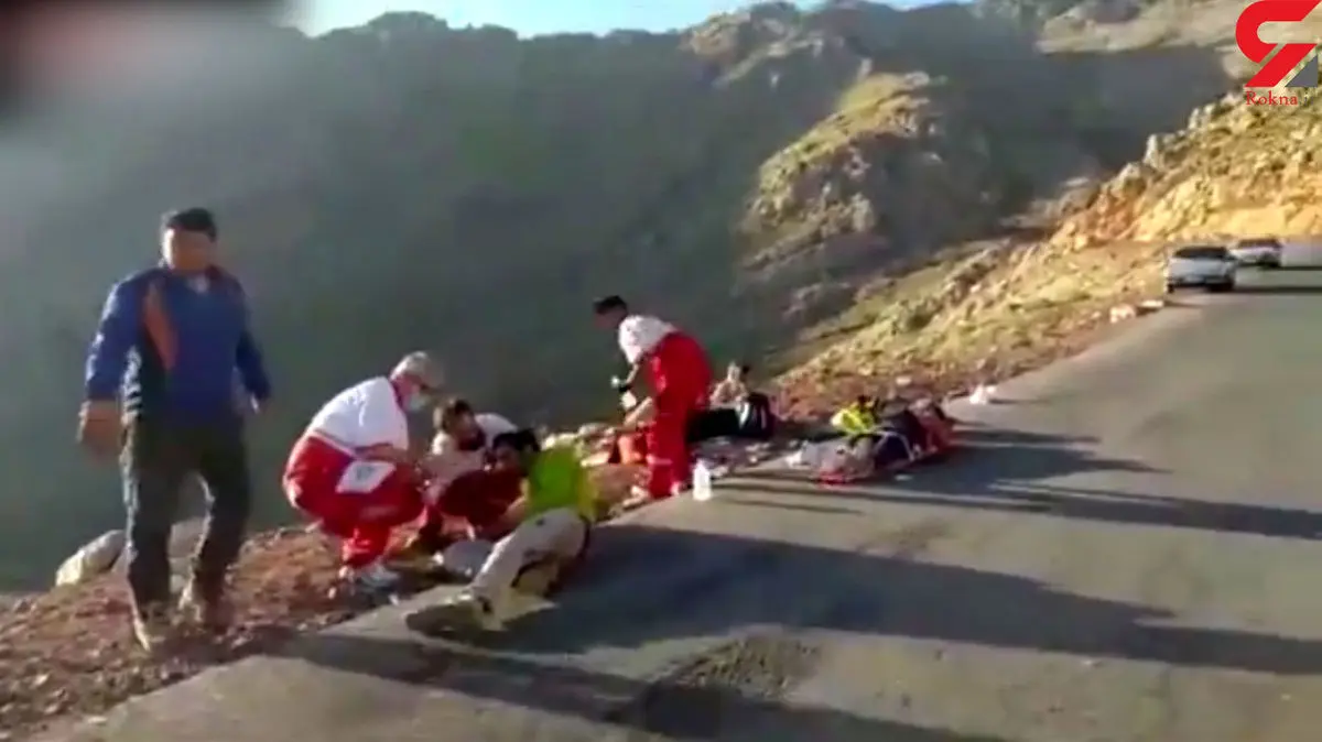 فیلم واژگونی مینی‌بوس کوهنوردان کرمانشاهی