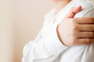 درد شانه را جدی بگیرید نشانه یک بیماری خطرناک است