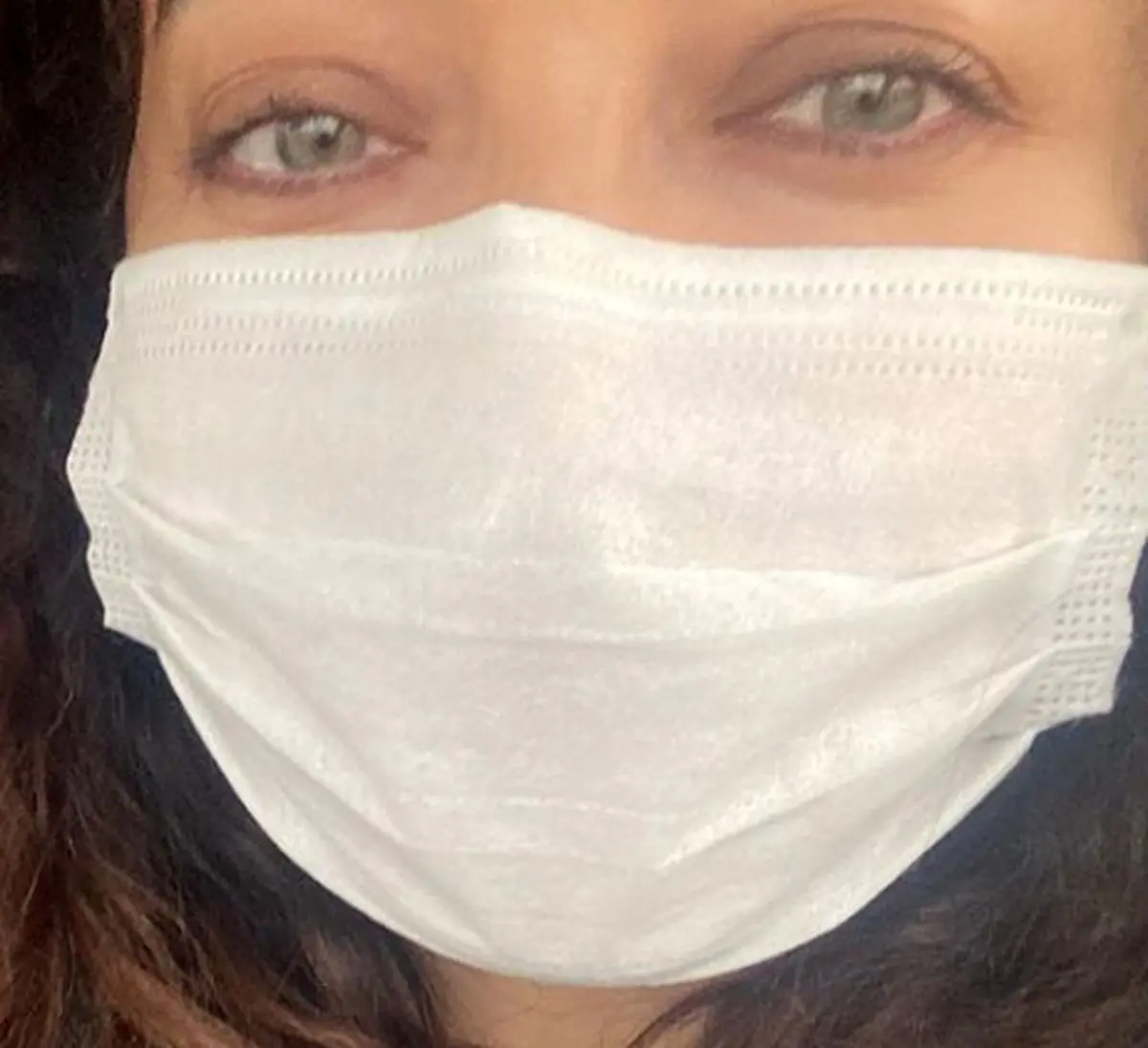 سلفی نیکی کریمی  با ماسک! 