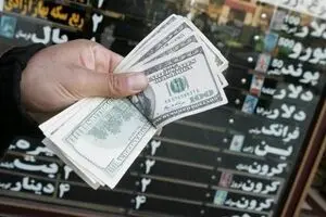 قیمت دلار در بازار آزاد پنجشنبه ۲۵ دی | دلار ۱۴۳ هزار تومان شد