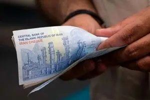 عیدی کارگران رکورد زد | چرا کارگران ۱۰ برابر کارمندان عیدی می‌گیرند؟