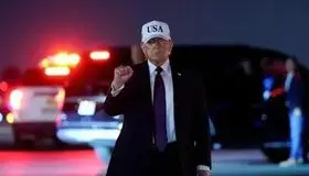 سناتور شوبریج : ترامپ در آمریکا هم طرفدار دموکراسی نیست، چه برسد به ایران!