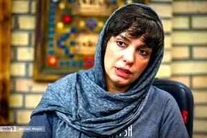 ویدیو جدید الیکا عبدالرزاقی غوغا کرد | مهارت الیکا عبدالرزاقی در تقلید صدای ژوله و گوهر خیراندیش +فیلم