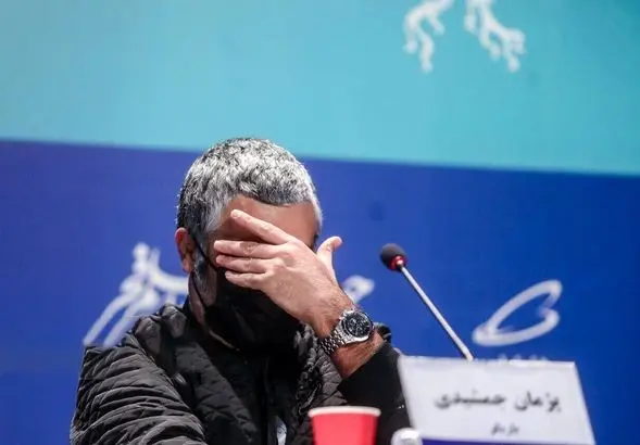 عکس قدیمی از پژمان جمشیدی در کنار مادر جوانش | لاغری شوکه کننده پژمان جمشیدی در این عکس