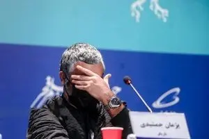 عکس قدیمی از پژمان جمشیدی در کنار مادر جوانش | لاغری شوکه کننده پژمان جمشیدی در این عکس