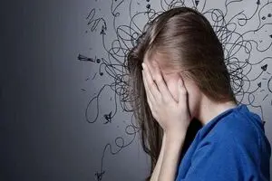 اگر شما هم فکر و خیال زیاد دارید بخوانید | ترفند های موثر برای درمان نشخوار فکری