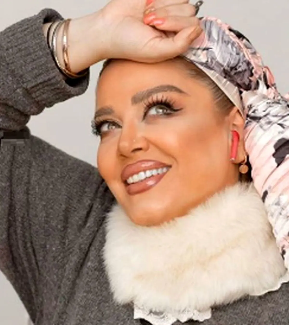 روسری متفاوت و عجیب بهاره رهنما