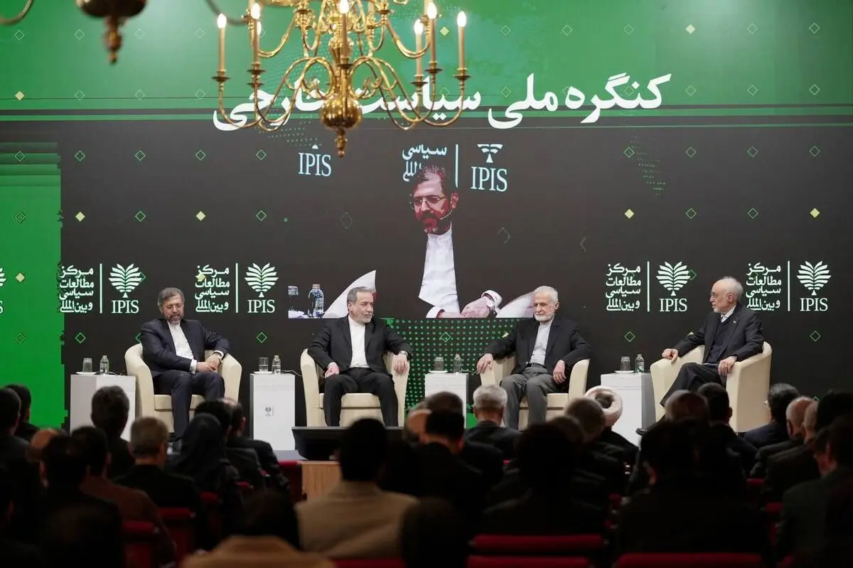 واکنش علی‌اکبر صالحی به مالکیت نماد شیر و خورشید