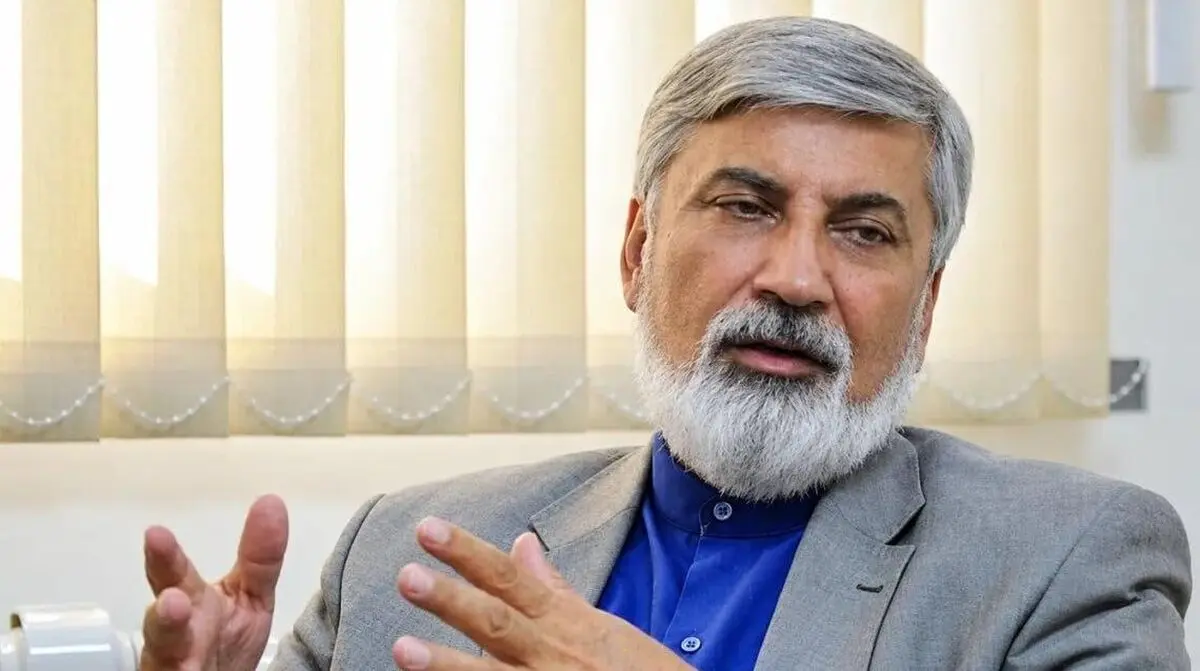 کمک برخی چهره های سیاسی به آمریکا