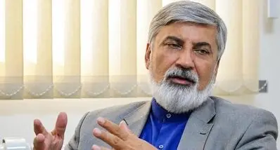 کمک برخی چهره های سیاسی به آمریکا