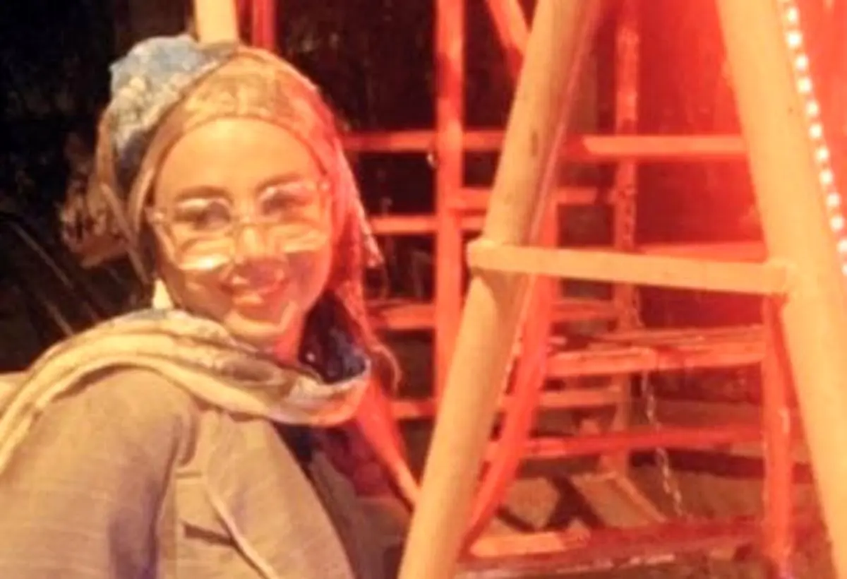 خوشحالی بهنوش بختیاری در مراسم عزاداری جنجالی شد/ واکنش عجیب خانواده عزادار+عکس